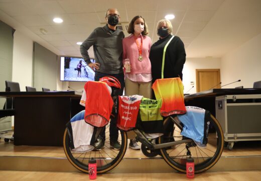 Miño homenaxea á deportista María Filgueiras, campioa de España de ciclocrós